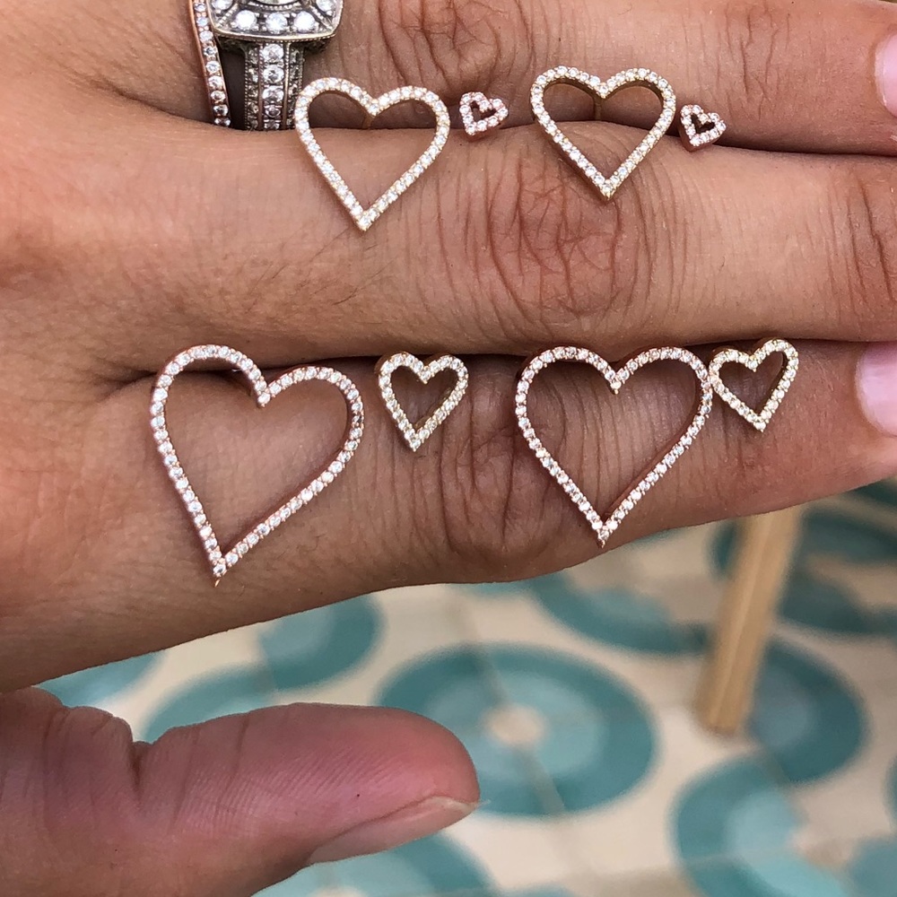 14K Gold XSMALL “Pave Diamond Carried Heart“ Studs